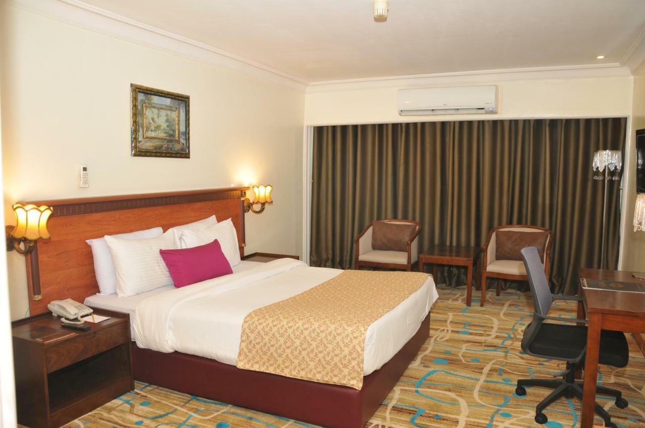 Hotel Di-Palace Riyadh Ngoại thất bức ảnh